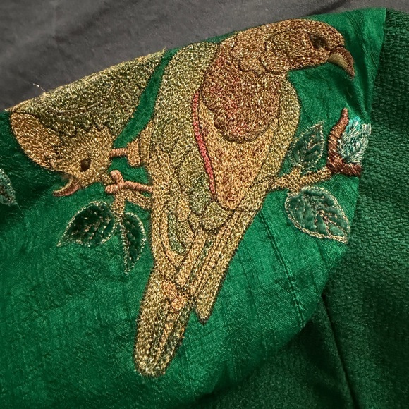 Sabyasachi Red Saree with Green parrot blouse NWT - Picture 4 of 14